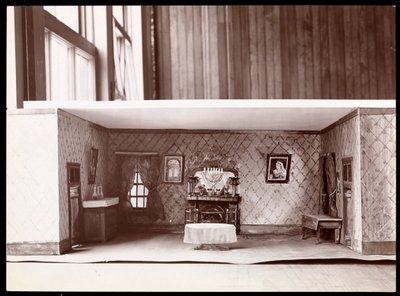 Model van het decor van een niet-geïdentificeerd toneelstuk ontworpen door Ernest Gros, 1899 door Byron Company